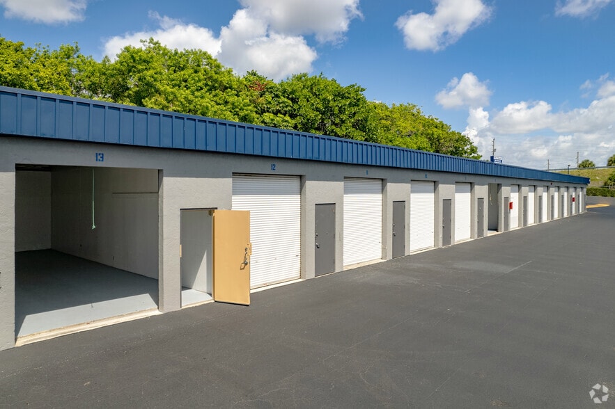 More Photos Of 1840 Hypoluxo Rd, Lake Worth Self Storage For Lease