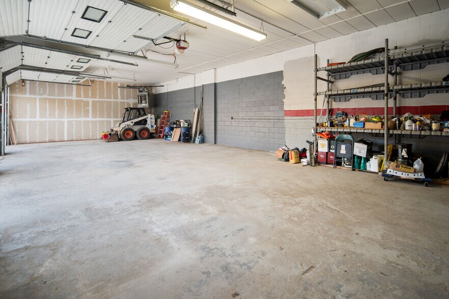 More Photos Of 76 Runyon Ave, Yonkers Industrial For Sale