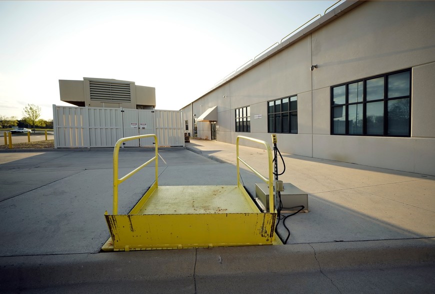 More Photos Of 475 Quality Cir, Huntsville Office For Lease