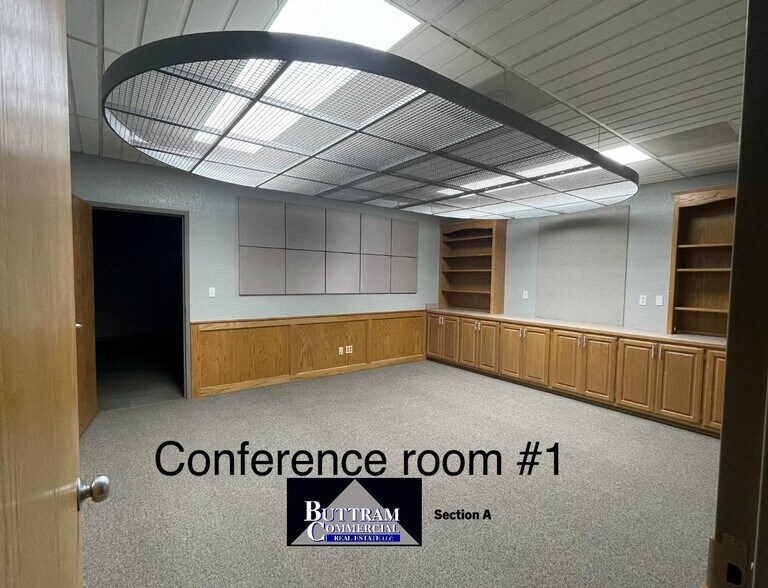 More Photos Of 1001 S Moffet Ave, Joplin Warehouse For Lease