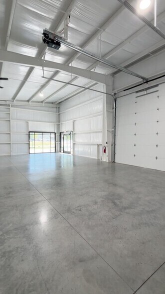 More Photos Of 407 Ross Ave, Easley Distribution For Lease