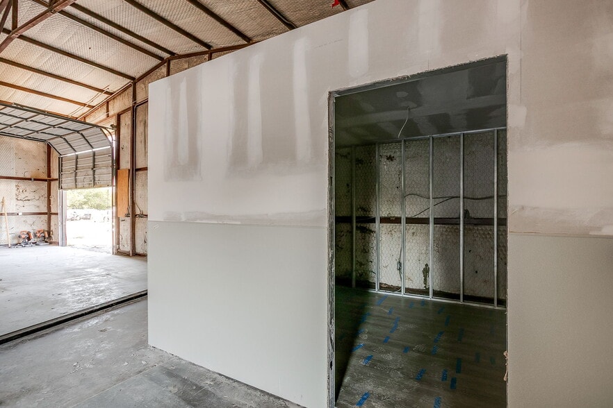 More Photos Of 3019 Keller Hicks Rd, Fort Worth Unknown For Lease