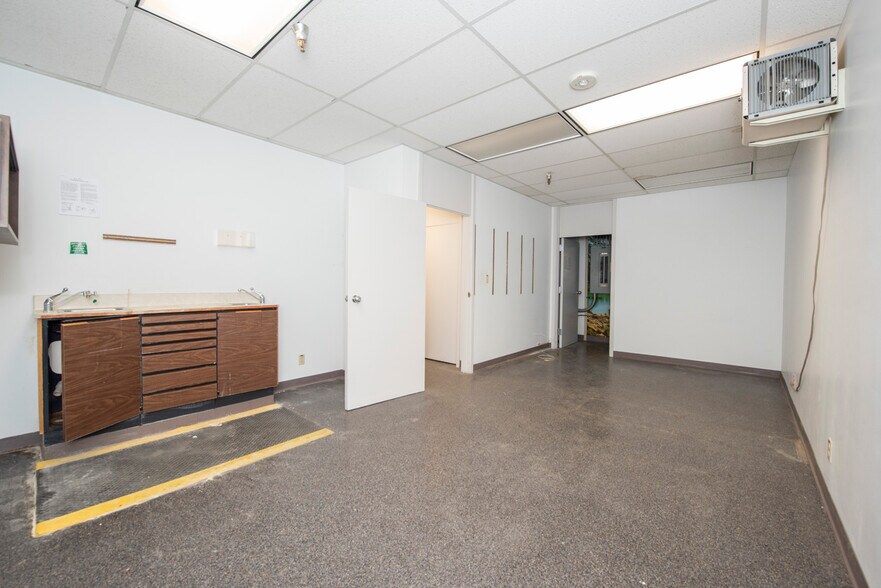 More Photos Of 4361 Boniface Pky, Anchorage Healthcare For Sale