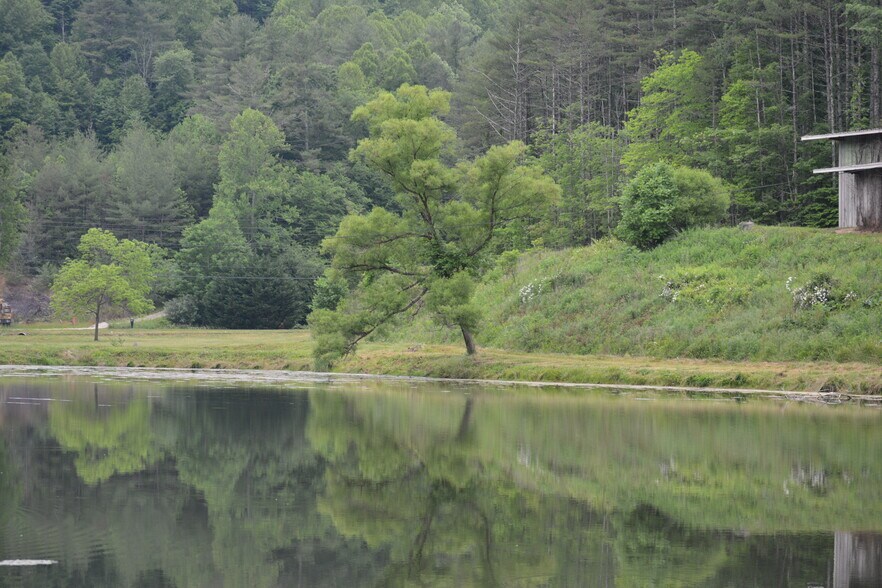 More Photos Of 6421 Highway 91 N, Laurel Bloomery Warehouse For Lease