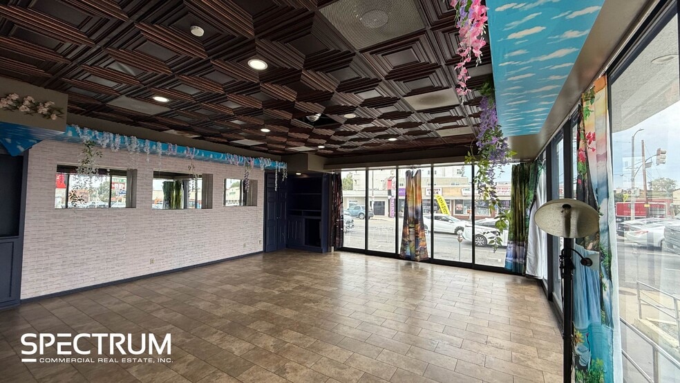 More Photos Of 18000 Ventura Blvd, Encino Unknown For Lease