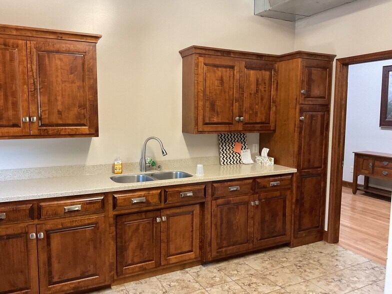 More Photos Of 6991 Township Road 654, Millersburg Office Residential For Lease