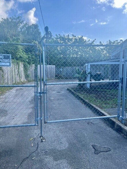 More Photos Of 835 Cesery Blvd, Jacksonville Medical For Sale