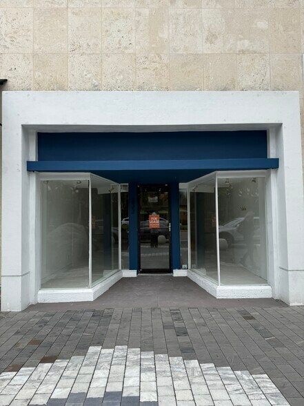 More Photos Of 330-336 Miracle Mile, Miami Storefront For Lease