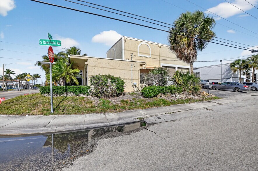 More Photos Of 13 SW 10th St, Deerfield Beach Flex For Lease