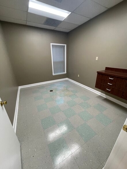 More Photos Of 6575 Stage Rd, Bartlett Office For Lease