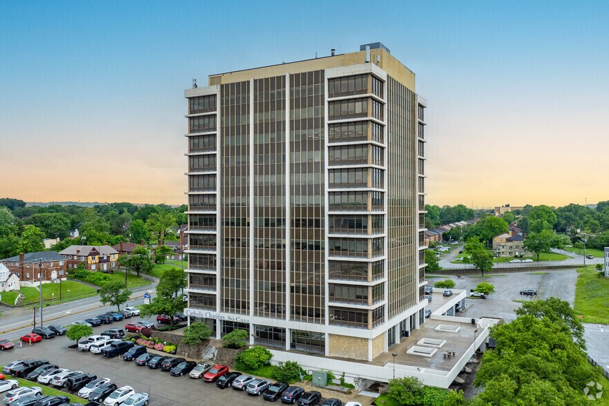 More Photos Of 7162 Reading Rd, Cincinnati Medical For Lease