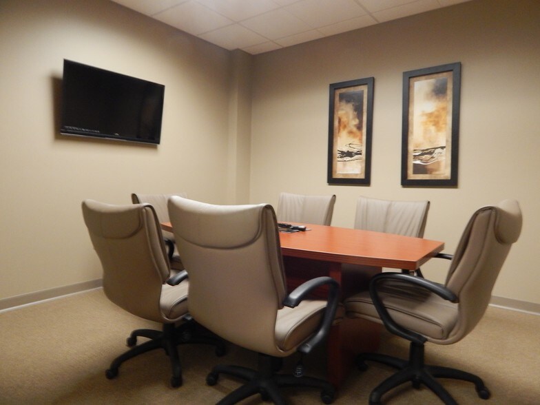 More Photos Of 5780 Osage Beach Pky, Osage Beach Coworking Space