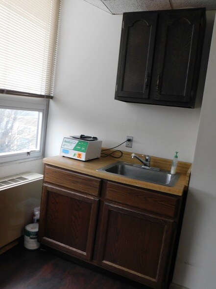 More Photos Of 200 Little Falls St, Falls Church Office For Lease