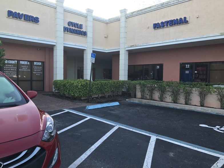 More Photos Of 3300 S Congress Ave, Boynton Beach Showroom For Lease