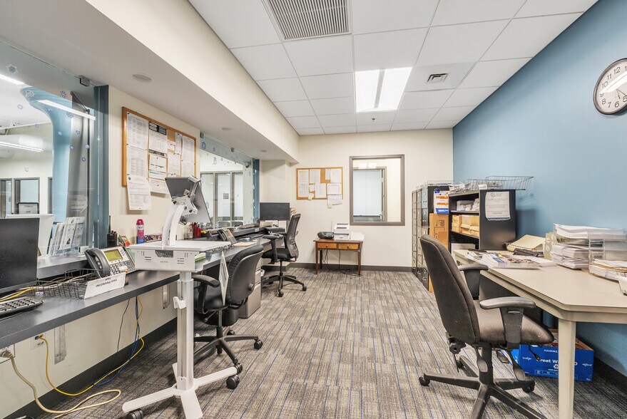 More Photos Of 80 Optical Dr, Southbridge Flex For Lease