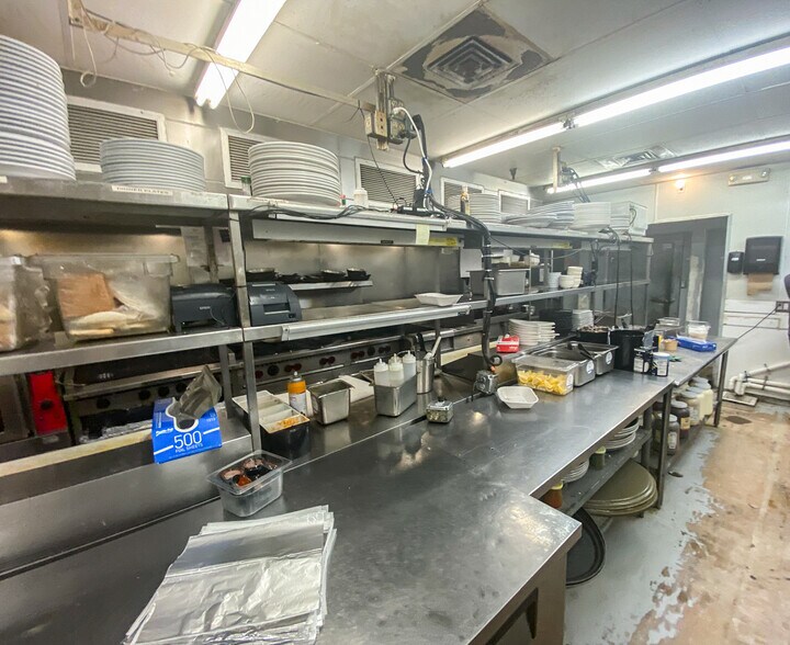 More Photos Of 14442 Solomons Island Rd, Solomons Restaurant For Lease