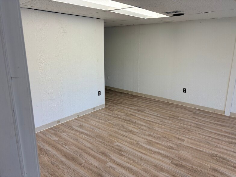 More Photos Of 1875 Main St, Tewksbury Storefront For Lease