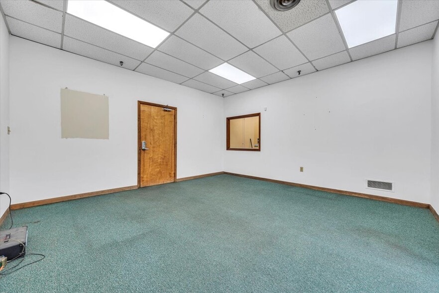 More Photos Of 650 Frith Dr, Ridgeway Manufacturing For Lease