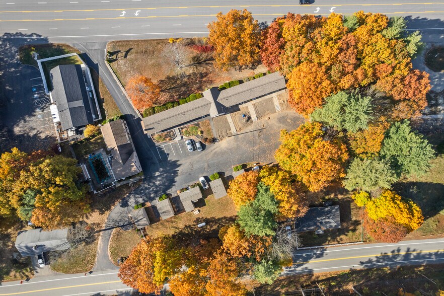 More Photos Of 79 Old Post Rd, Kittery Hotel For Sale