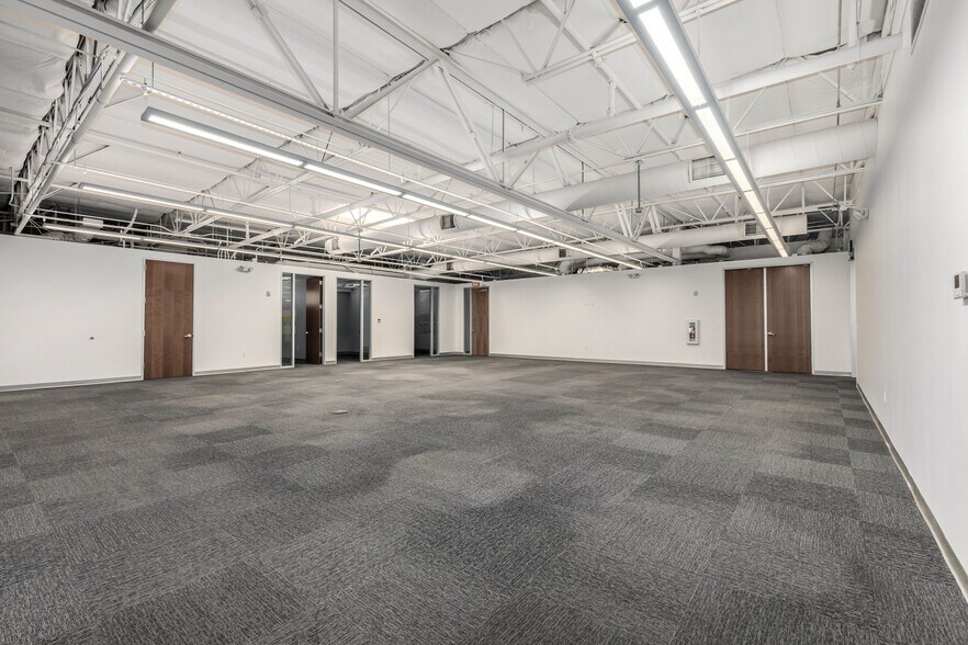 More Photos Of 450 N 54th St, Chandler Distribution For Lease