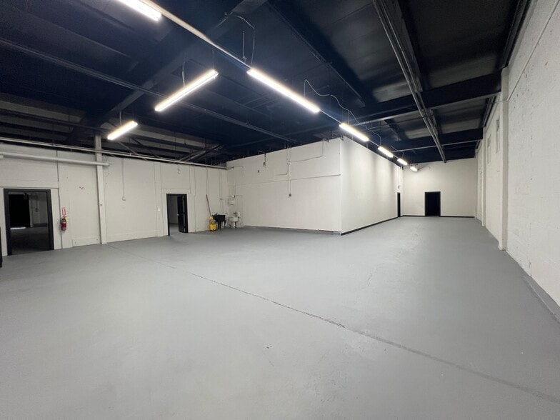More Photos Of 2810 W Saratoga St, Baltimore Warehouse For Sale