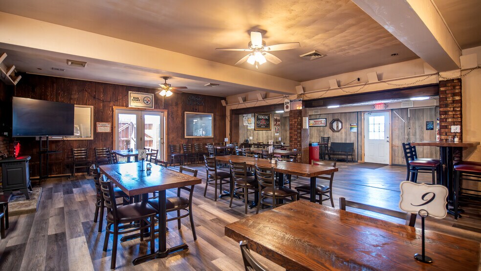 More Photos Of 2862 Route 38, Emlenton Bar For Sale