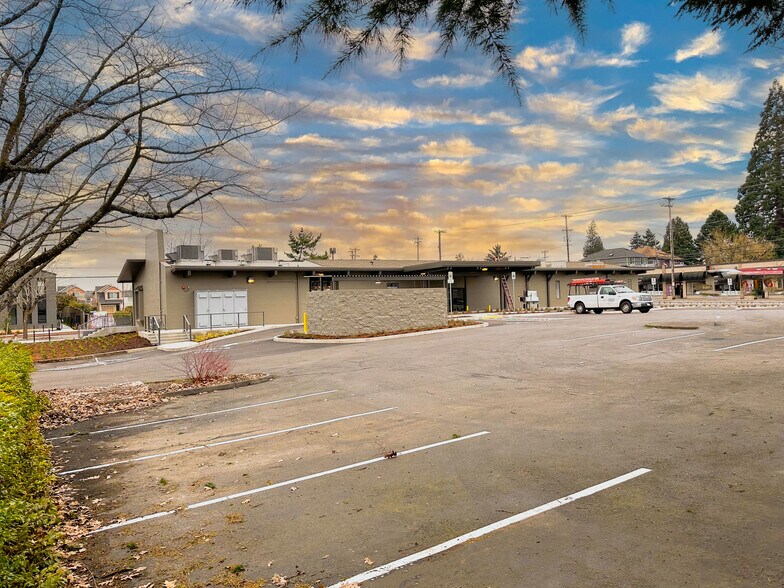 More Photos Of 3233 N Lombard St, Portland Fast Food For Lease