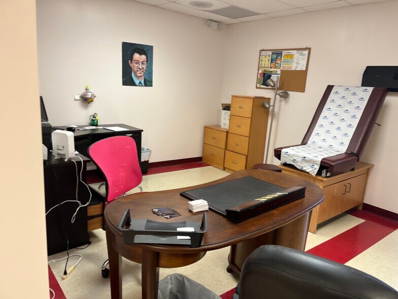 More Photos Of 433-481 NW Prima Vista Blvd, Port Saint Lucie Medical For Sale