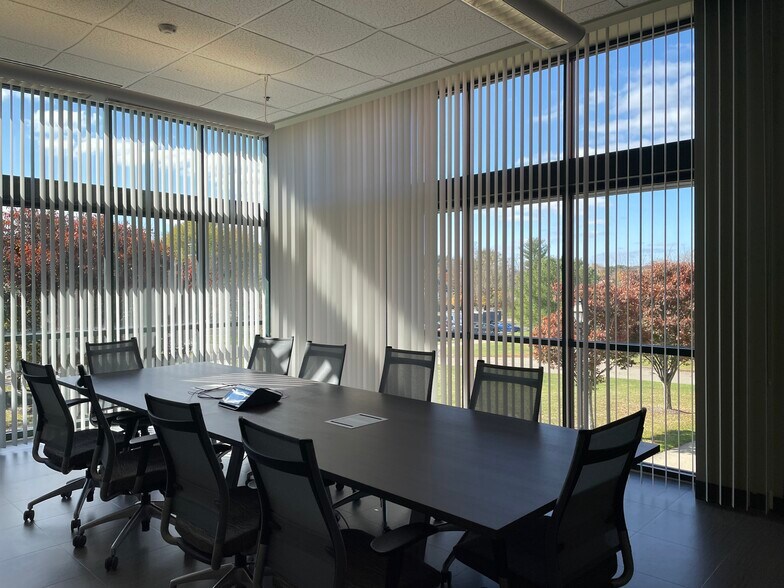 More Photos Of 340 W State St, Athens Flex For Lease