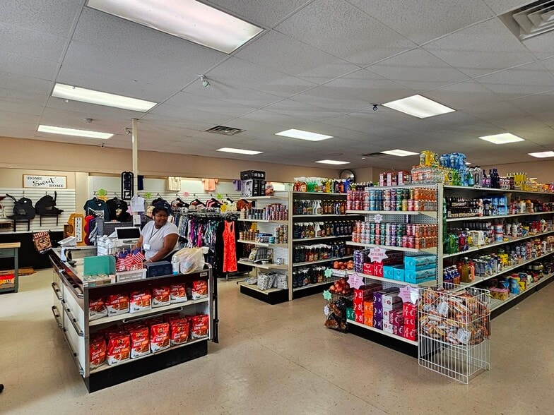 More Photos Of 371 West St, Keene General Retail For Sale