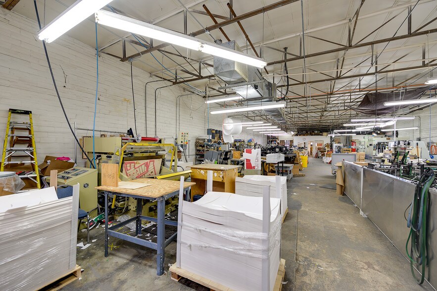 More Photos Of 2154 Irving Blvd, Dallas Light Distribution For Lease