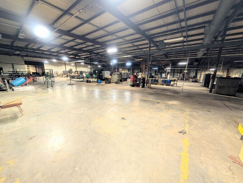 More Photos Of 1469 US Highway 59, Moran Manufacturing For Sale