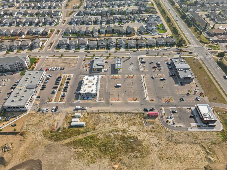 More Photos Of 20 Thomlison Ave, Red Deer Unknown For Lease