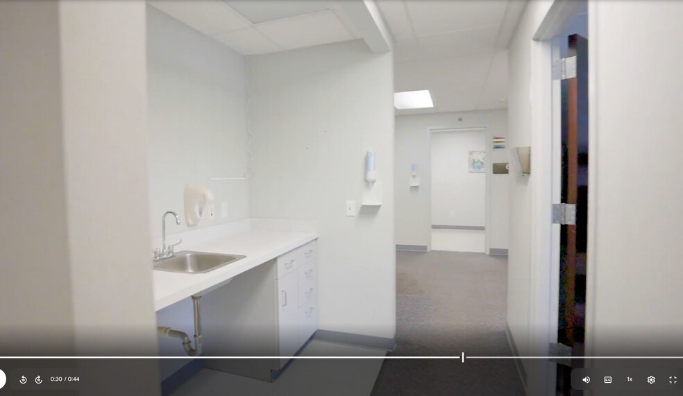 More Photos Of 608 35th Ave, Moline Medical For Sale