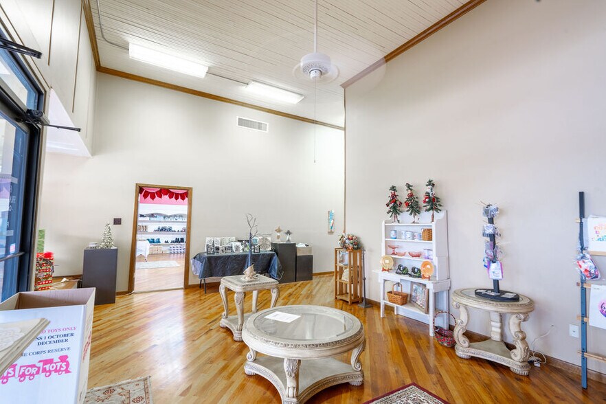 More Photos Of 106 W Columbia St, San Augustine Storefront Retail Office For Sale