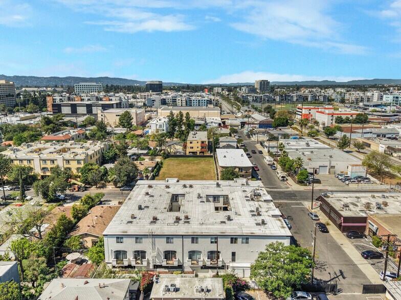 More Photos Of 5330 Satsuma Ave, North Hollywood Apartments For Sale