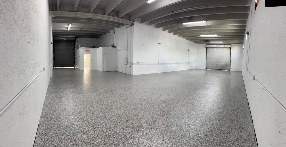More Photos Of 7740 W 2nd Ct, Hialeah Warehouse For Lease