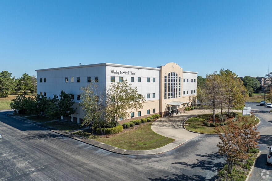 Primary Photo Of 39 Franklin Rd, Hattiesburg Medical For Lease
