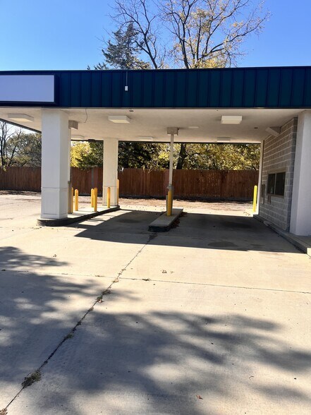 Primary Photo Of 111 4h Rd, Lansing Bank For Lease