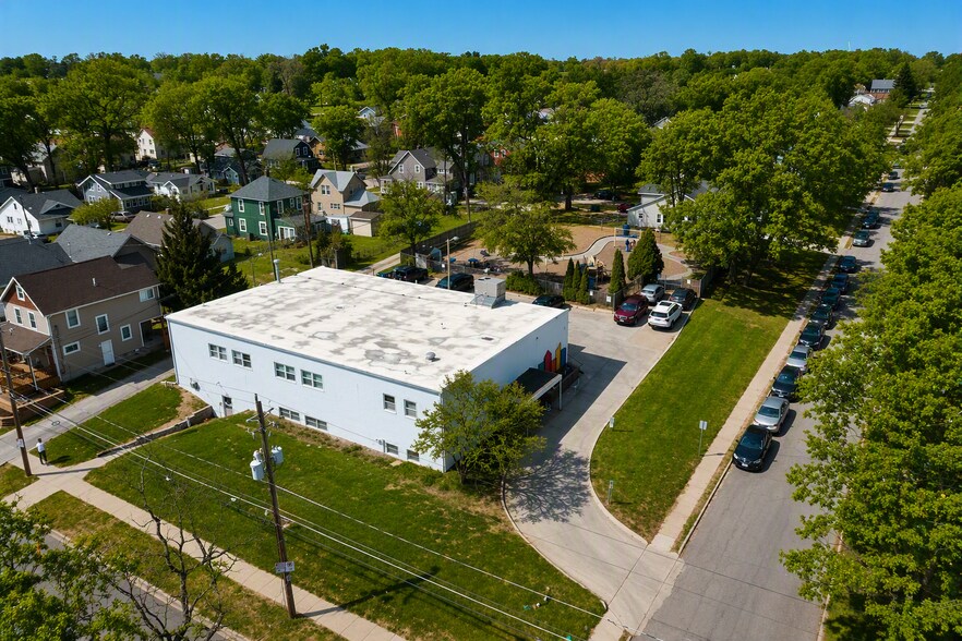 Primary Photo Of 644 24th St, Des Moines Specialty For Sale