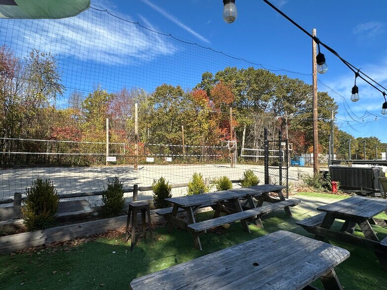 More Photos Of 443 Worcester Rd, Charlton Restaurant For Sale