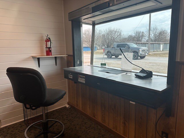 More Photos Of 106 Hickory st, Elk City Office For Sale