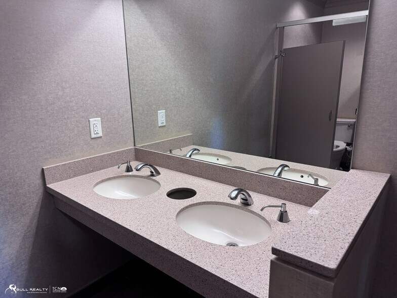More Photos Of 3495 Holcomb Bridge Rd, Peachtree Corners Office For Sale