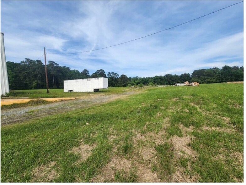 More Photos Of 1305 Smart St, Leesville Industrial For Sale