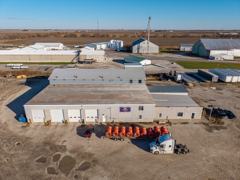 More Photos Of 406 N Union St, Dwight Truck Terminal For Lease