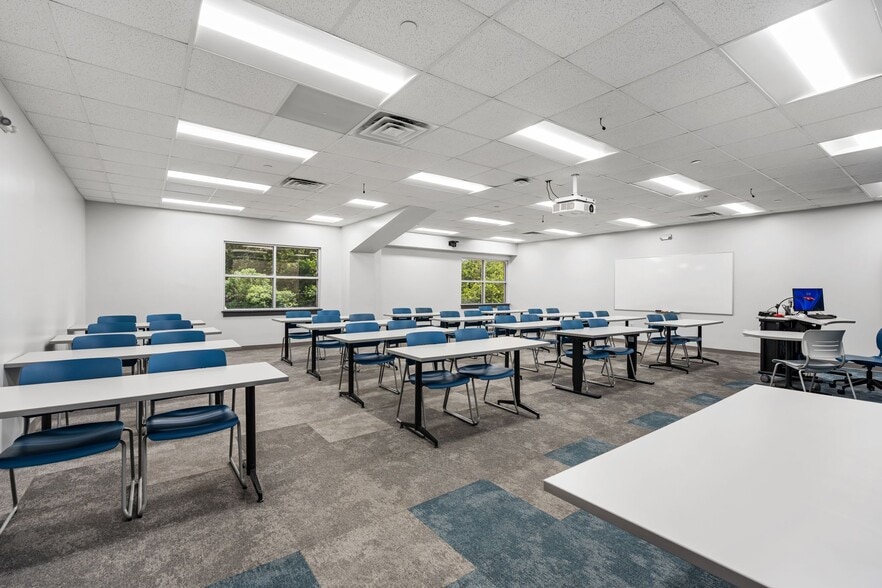 More Photos Of 1411 W Main St, League City Schools For Sale