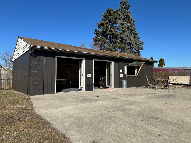 More Photos Of 7403 S Telegraph Rd, Temperance Bar For Sale