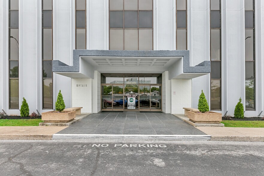 More Photos Of 5751 Uptain Rd, Chattanooga Office For Lease