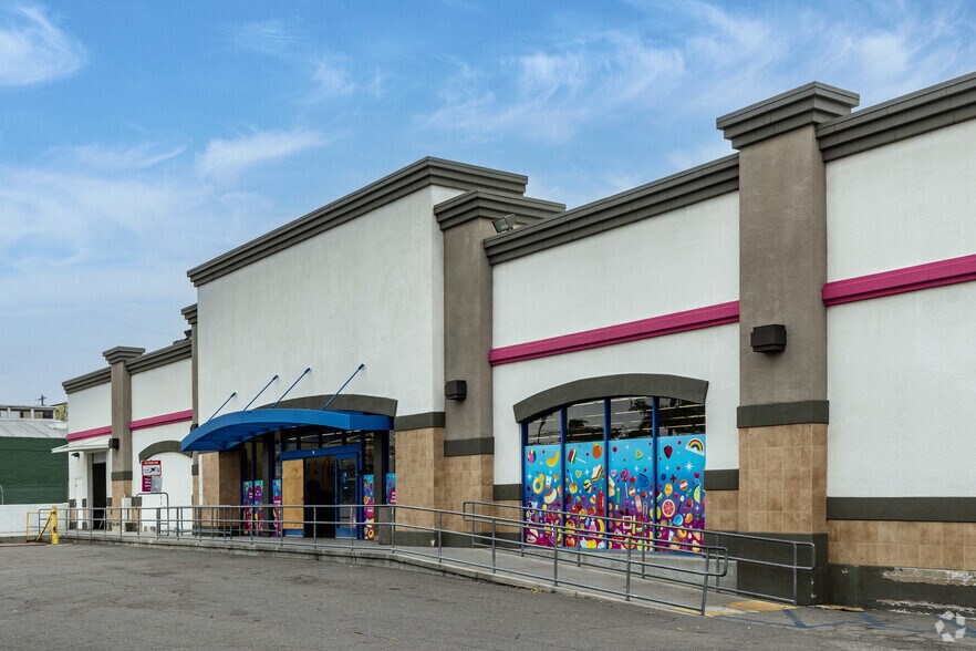 More Photos Of 11040 W Pico Blvd, Los Angeles Freestanding For Lease
