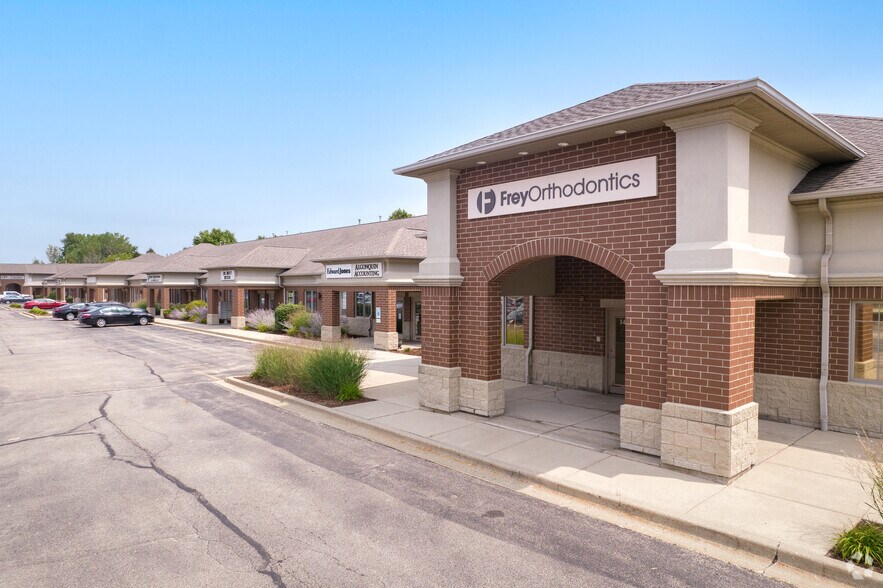 More Photos Of 1491 Merchant Dr, Algonquin Medical For Sale